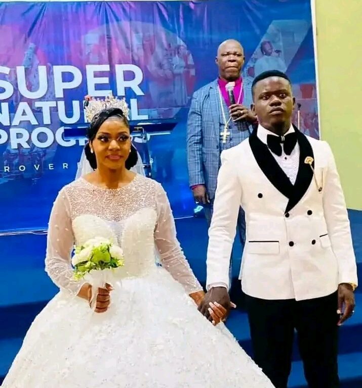 Two Zambian Celebrity University Maza and Chi Lizzy got married.